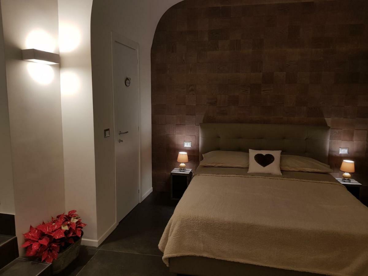 Home "Suite" Home Napoli Bagian luar foto